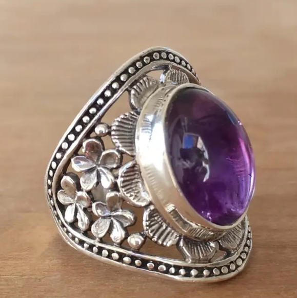 Silver plated purple amethyst color ring size 7 to 13 available please a… - Picture 1 of 6